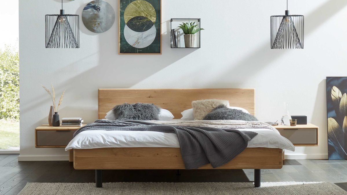 Bettgestell Interliving aus Holz in Holzfarben Interliving Schlafzimmer Serie 1015 – Bettgestell mit Nachtkosnolen Wildeiche & Siena – Liegefläche ca. 180 x 200 cm