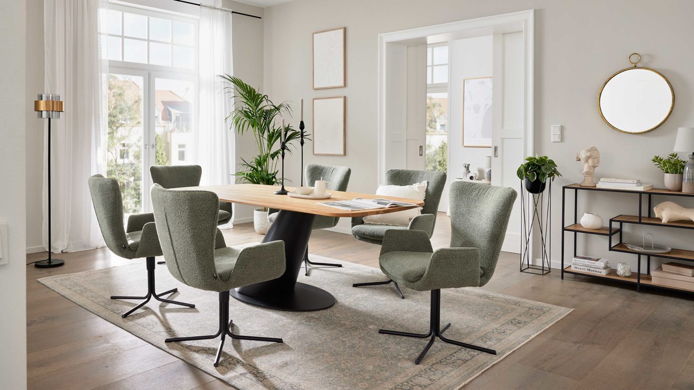 Esstisch Interliving aus Holz in Holzfarben Interliving Esszimmer Serie 5121 – Essgruppe mit sechs Stühlen Charakter-Eiche, thymianfarbener Bouclé Alpine  & schwarzes Metall – ca. 200 x 100 cm