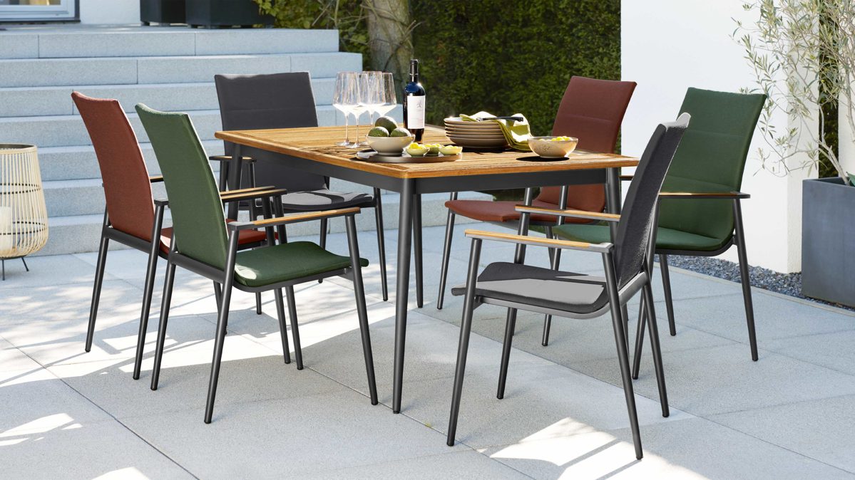 Gartenmöbel-Set Interliving aus Holz in Holzfarben Interliving Gartenmöbel Serie 7001 – Tischgruppe mit sechs Stühlen rotes, grünes und graues TEXTILENE®, Teakholz & Aluminium - ca. 160 x 95 cm