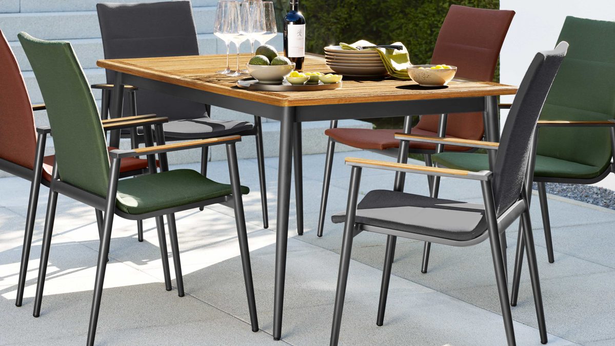 Gartentisch Interliving aus Holz in Holzfarben Interliving Gartenmöbel Serie 7001 – Tisch Teakholz & Aluminium - ca. 220 x 95 cm