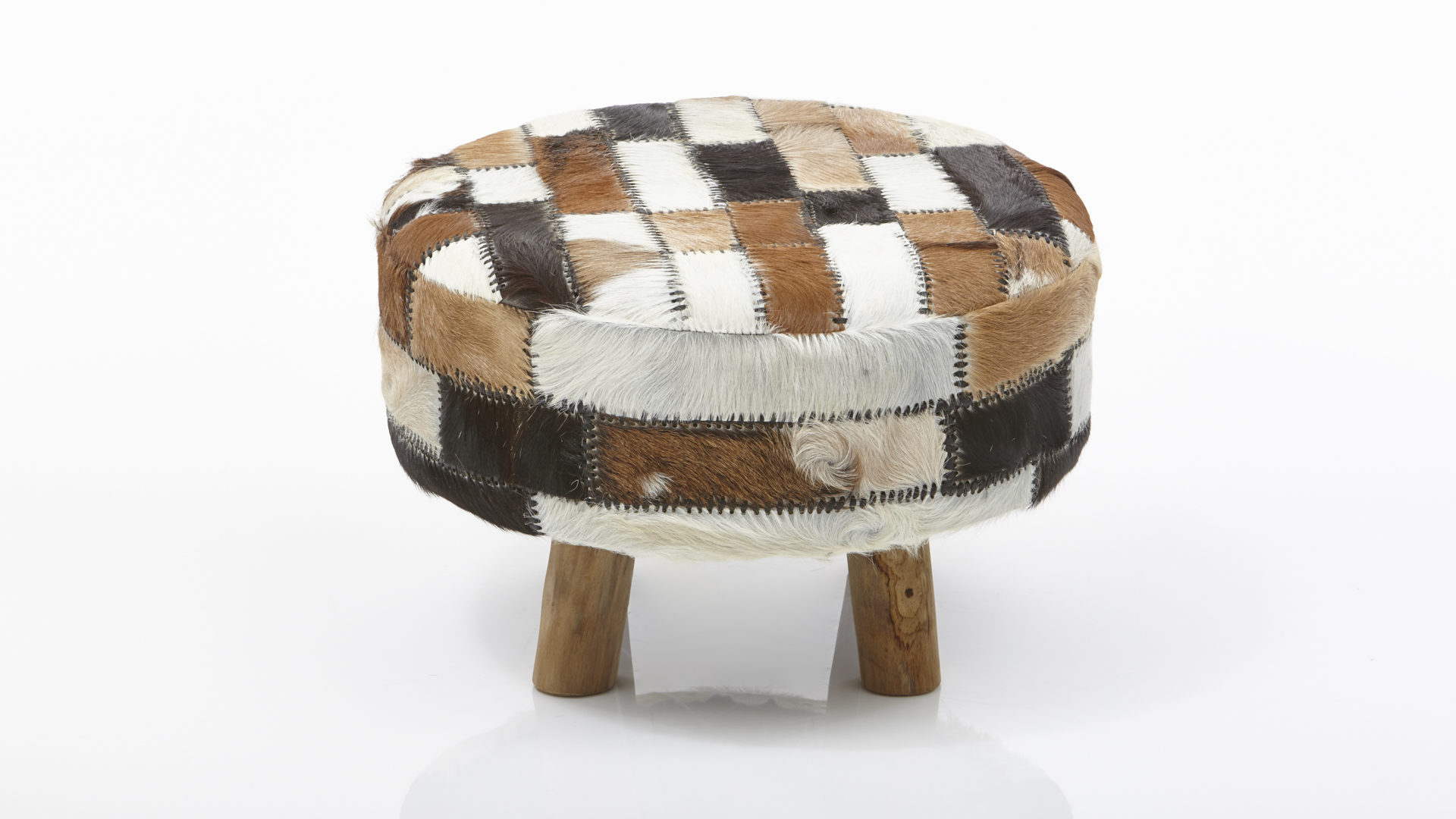 Dekohocker Schram aus Fell in Braun Ziegenfell-Hocker Ziegenfell & Teakholz – Durchmesser ca. 61 cm