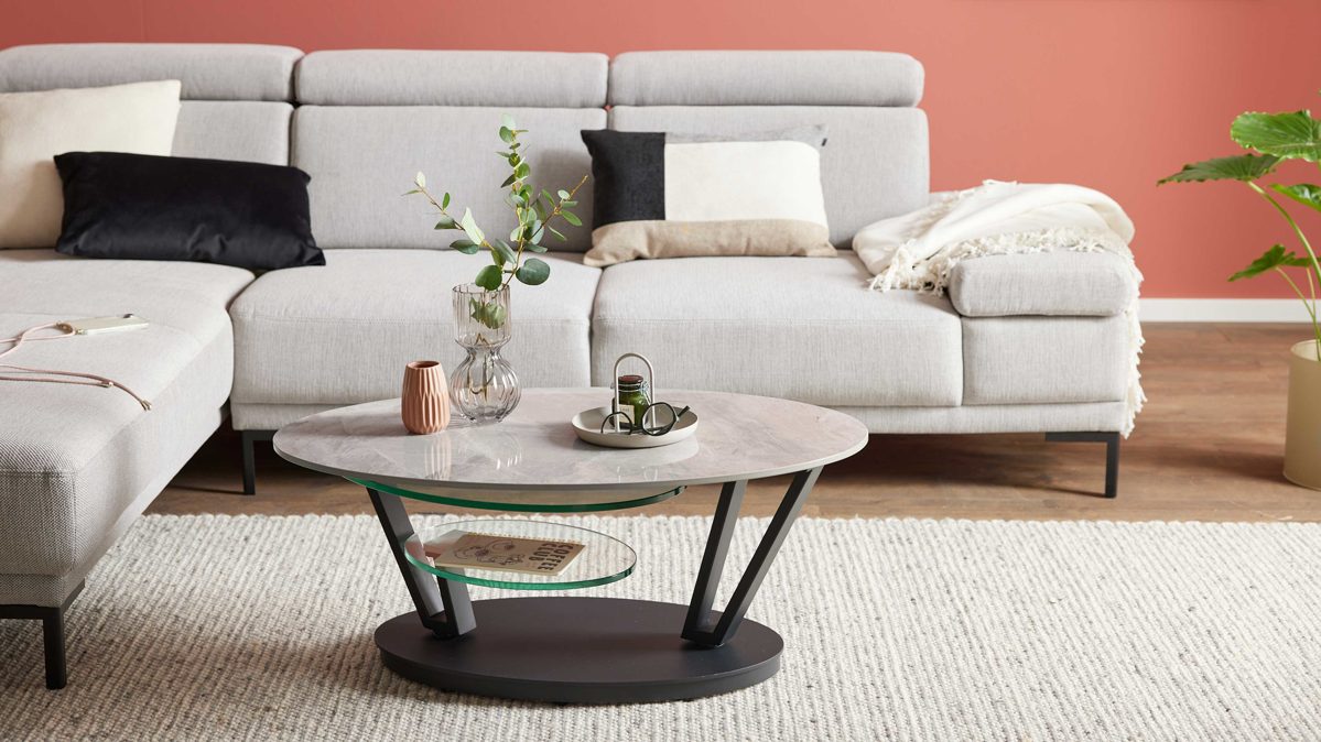 Couchtisch Interliving aus Keramik in Beige Interliving Couchtisch Serie 6230 travertinfarbene Keramik & Klarglas - 95 - 150 x 60 cm