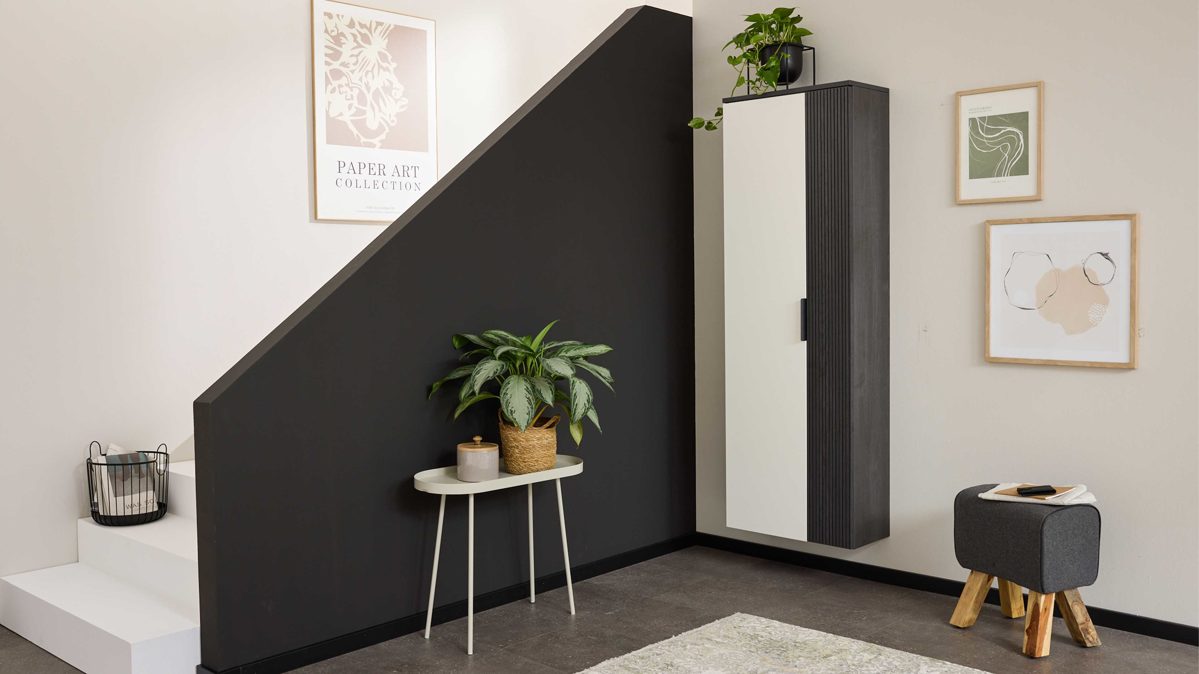 Garderobenschrank Interliving aus Holz in Weiß Interliving Garderobe Serie 6015 - Garderobenschrank Weiß & Mooreiche - zwei Türen, Breite ca. 60 cm