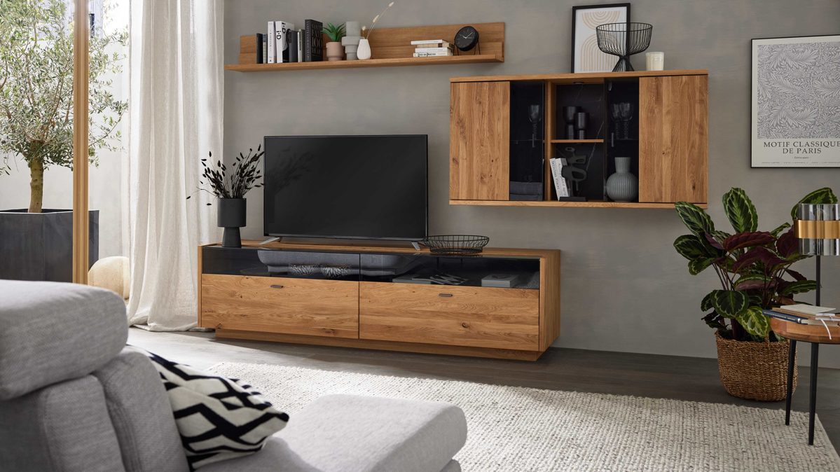 Wohnwand Interliving aus Holz in Holzfarben Interliving Wohnzimmer Serie 2027 - Wohnwand Asteiche - dreiteilig, Breite ca. 318 cm
