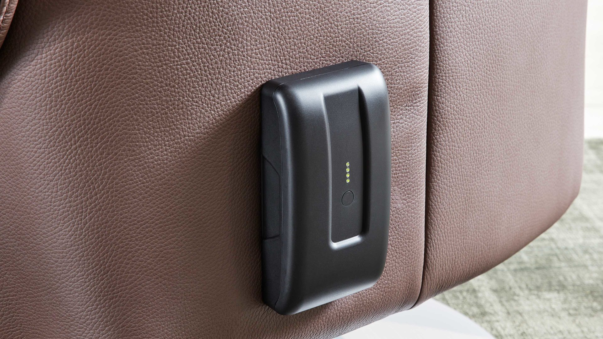 Akku Interliving aus Metall in Schwarz Interliving Sessel Serie 4550 – Akku Anthrazit