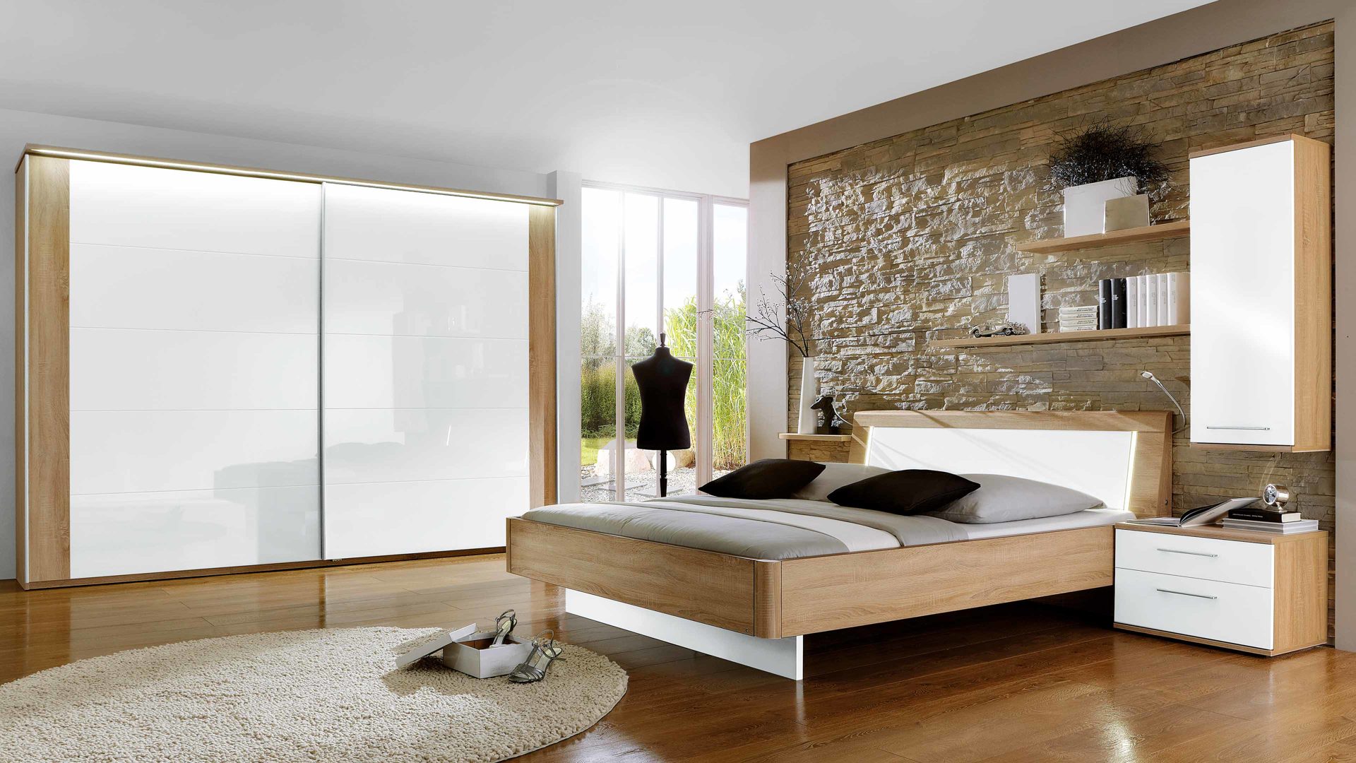Schlafzimmer beleuchtung licht: mit licht und schatten im ...