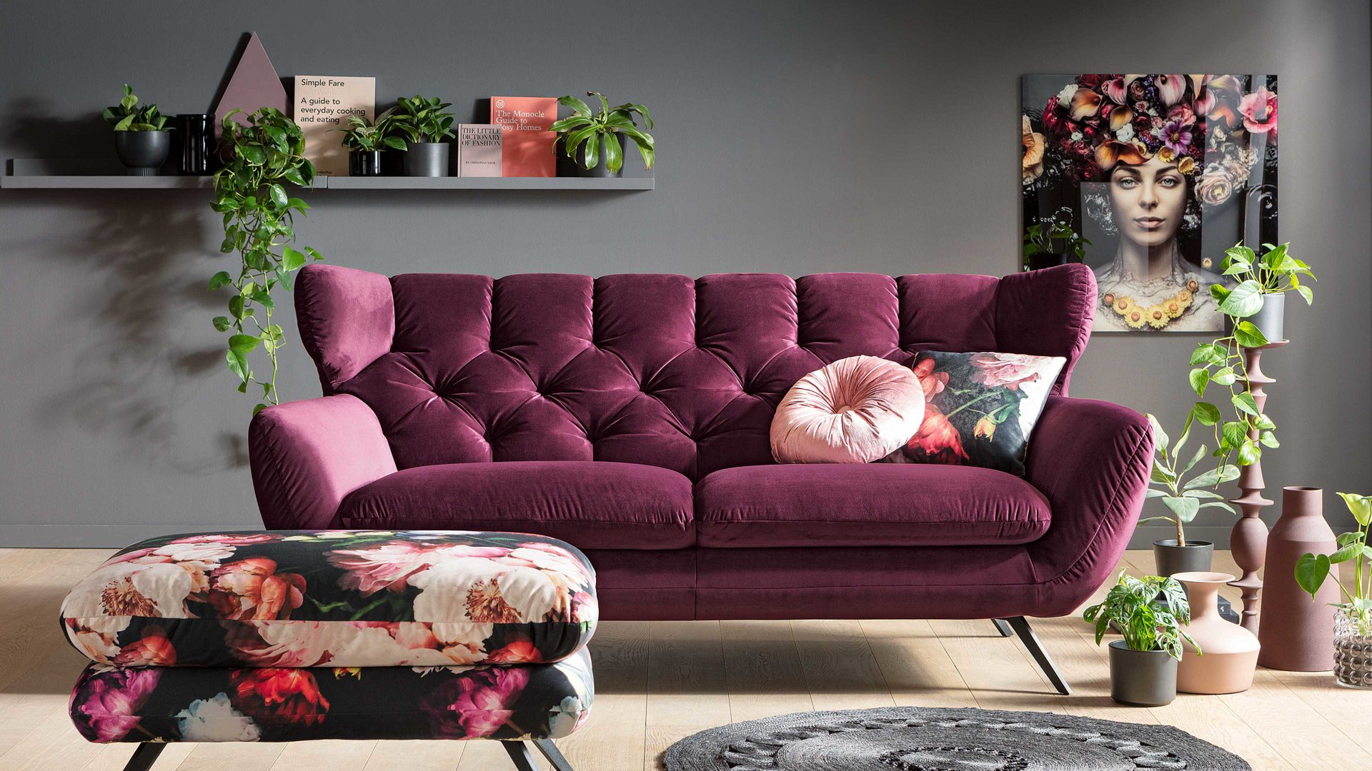 2,5-Sitzer SOFAkultur aus Stoff in Lila SOFAkultur Programm SK 254 - 2,5-Sitzer purplefarbener Bezug Velvet & mattschwarze Füße – Länge ca. 200 cm