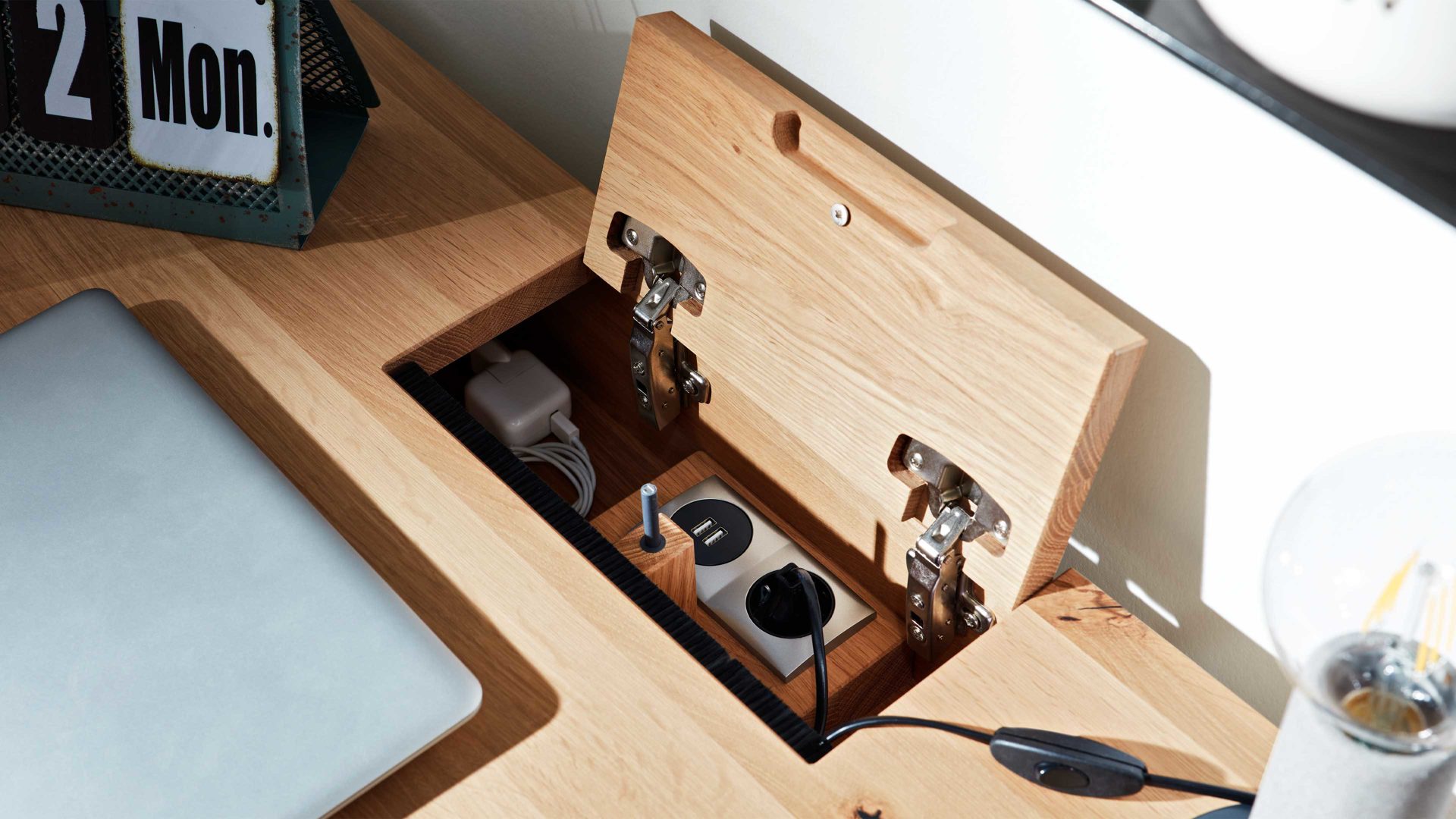 Mehrpreis Interliving aus Holz in Holzfarben Interliving Wohnzimmer Serie 2020 - Kabelmanagement Asteiche