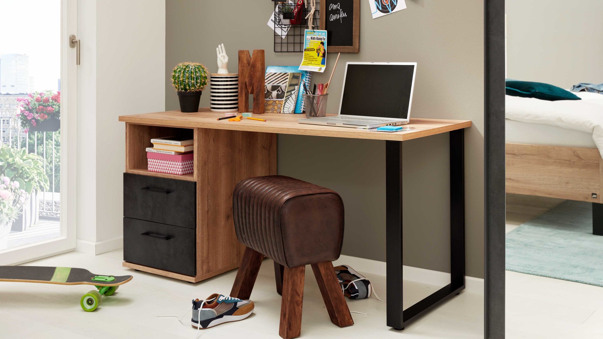 Schreibtisch Interliving aus Holz in Holzfarben Interliving Jugendzimmer Serie 1701 - Schreibtisch Riss-Eiche & Schiefer anthrazit - ca. 150 x 65 cm