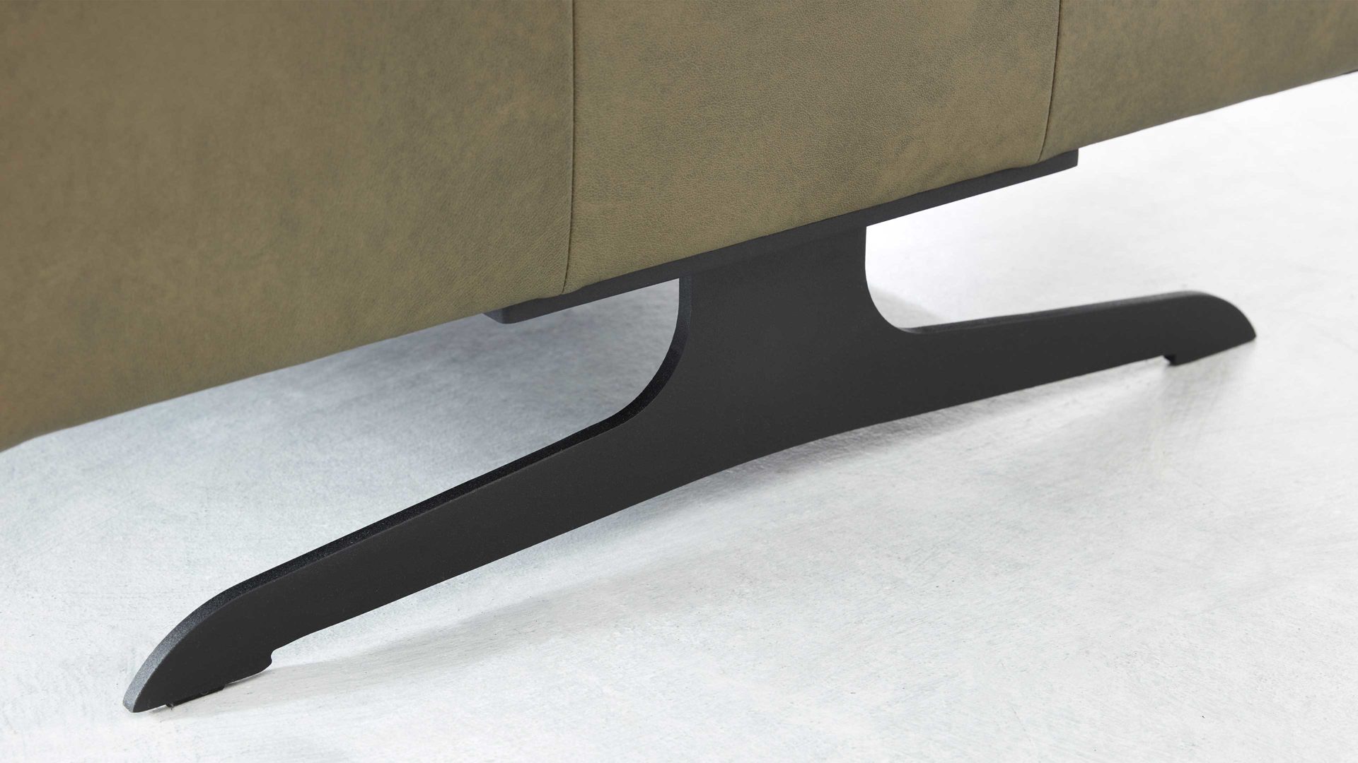 Möbelfuß Interliving aus Metall in Schwarz Interliving Sofa Serie 4400 - Metallkufe mattschwarzes Metall - passend für Hocker