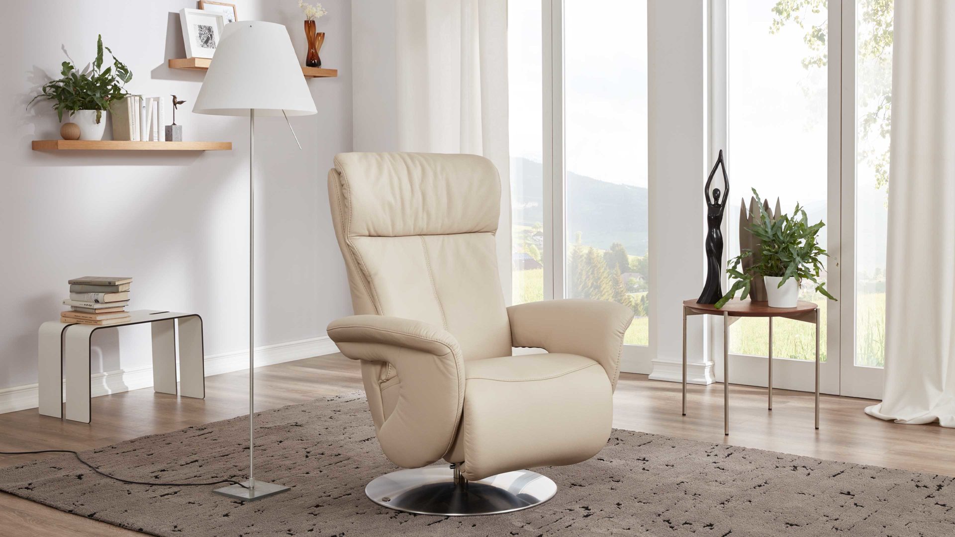Relaxsessel comfortmaster besser sitzen, liegen, leben aus Leder in Beige Comfortmaster 7333 Easy-Swing-Sessel 36N als Sitzmöbel marmorfarbenes LongLife-Leder LG 18 & Metall-Tellerfuß