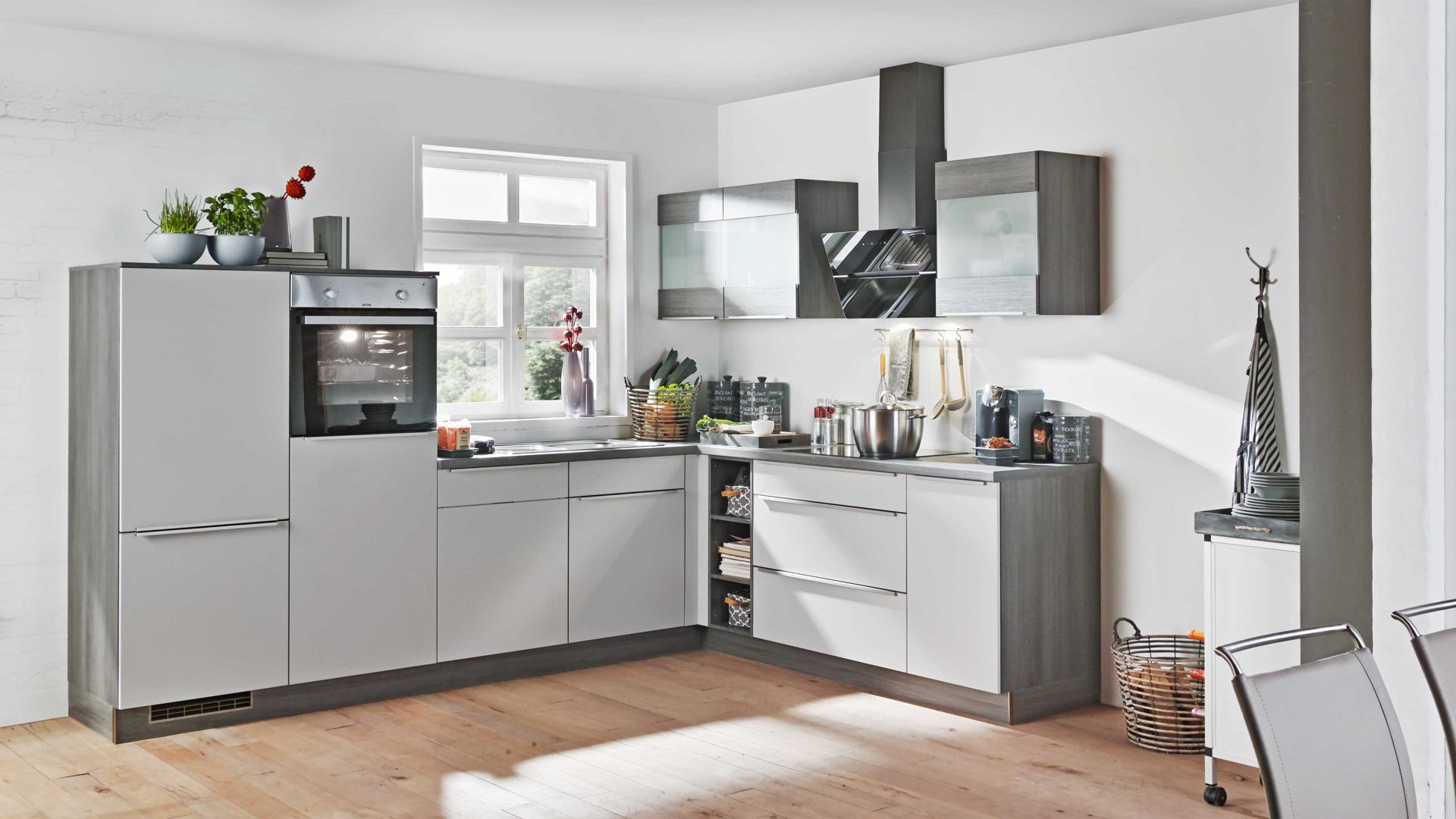 Einbauküche Express küchen aus Holz in Hellgrau EXPRESS KÜCHEN Einbauküche Win mit Geräten Hellgrau & Eiche grau - Stellfläche ca. 305 x 230 cm