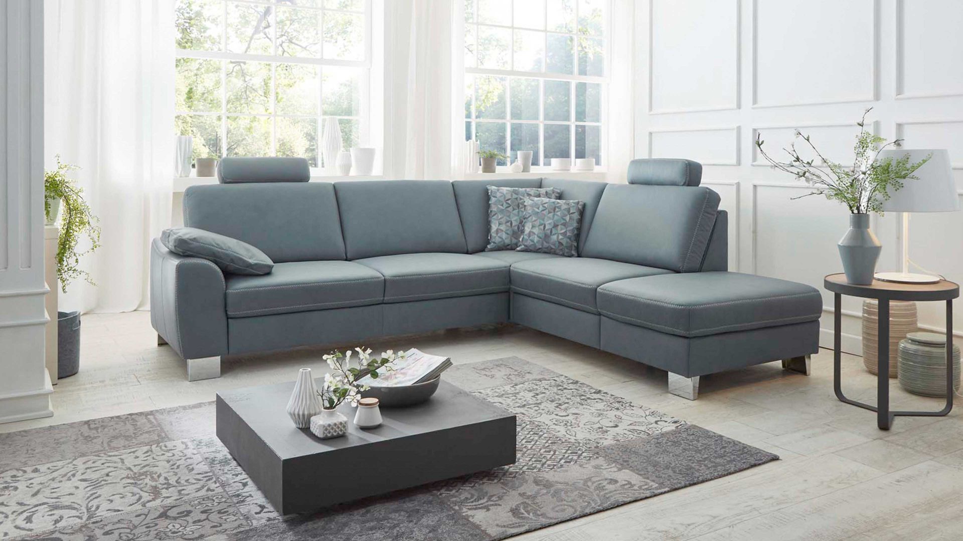 Ecksofa modulmaster aus Leder in Hellblau Modulmaster MM-PN1037 - Ecksofa als Polstermöbel stahlfarbenes Leder Vivre steel – Stellfläche ca. 271 x 235 cm