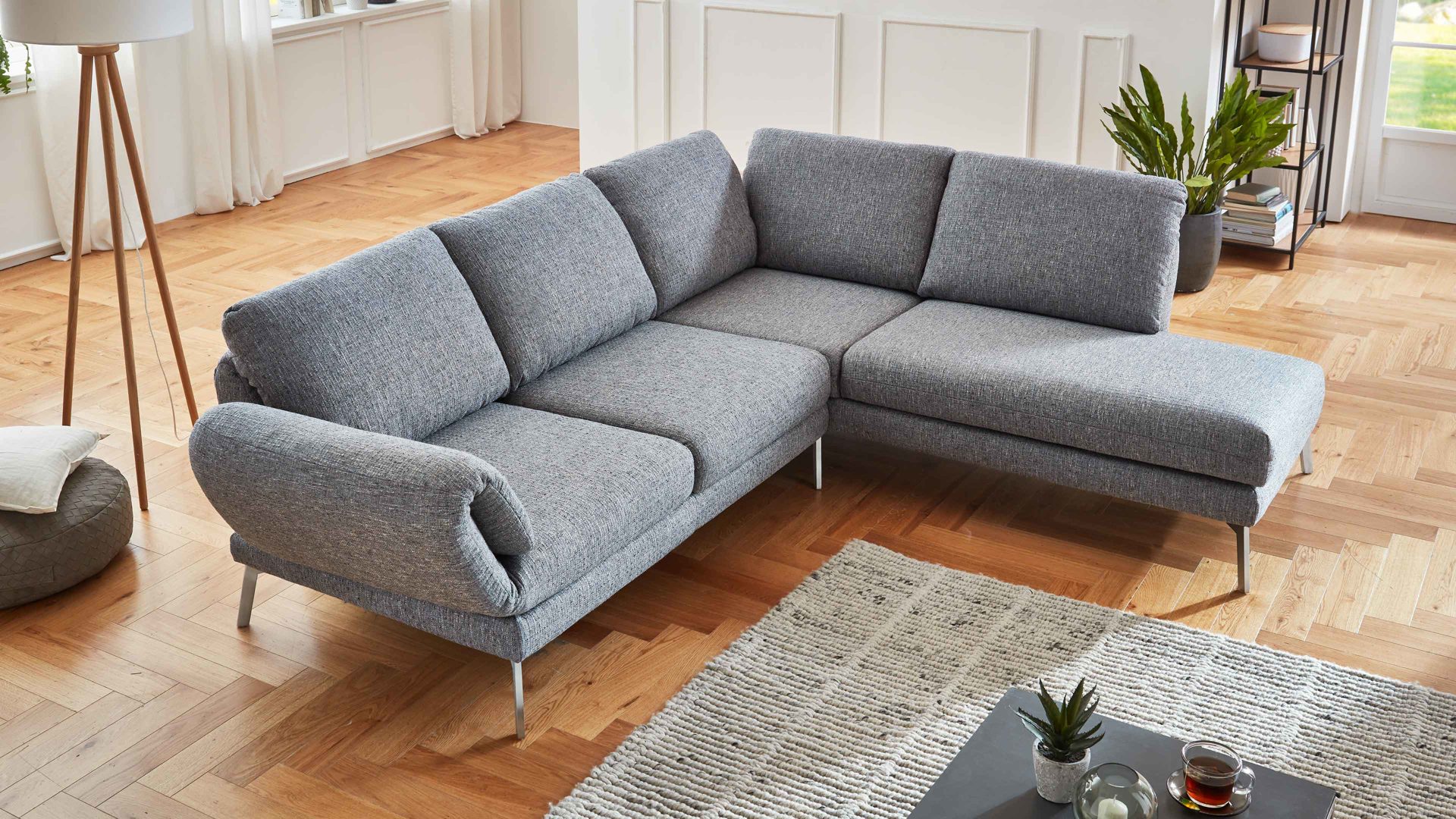 Ecksofa SOFAkultur aus Stoff in Dunkelgrau SOFAkultur Programm SK 746 - Ecksofa blaugrauer Webstoff Prime & matte Chromfüße - Stellfläche ca.  253 x 213 cm