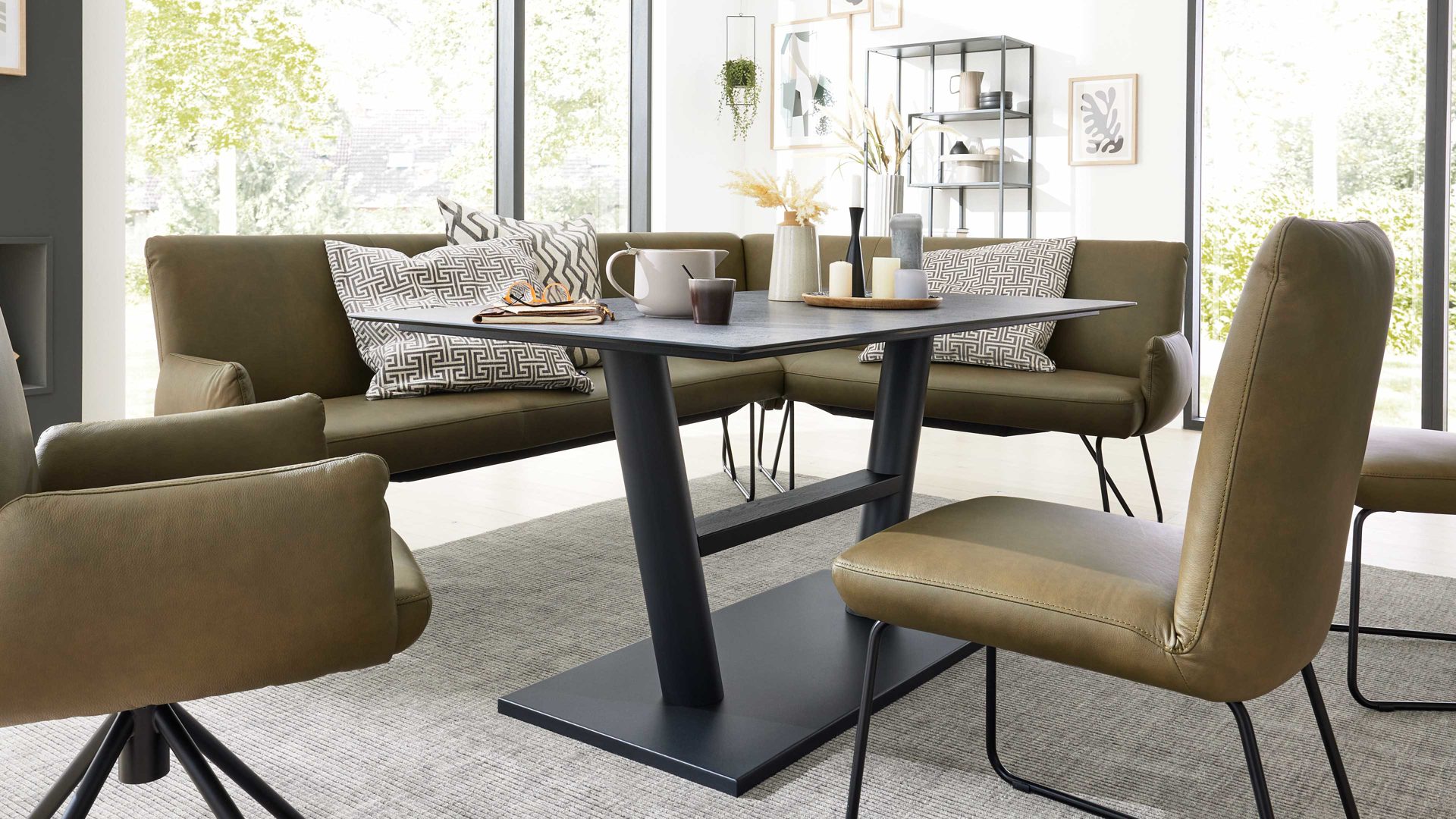 Esstisch Interliving aus Holz in Grau Interliving Esszimmer Serie 5105 – Esstisch betonfarbenes HPL & schwarzes Metall – ca. 160 x 90 cm