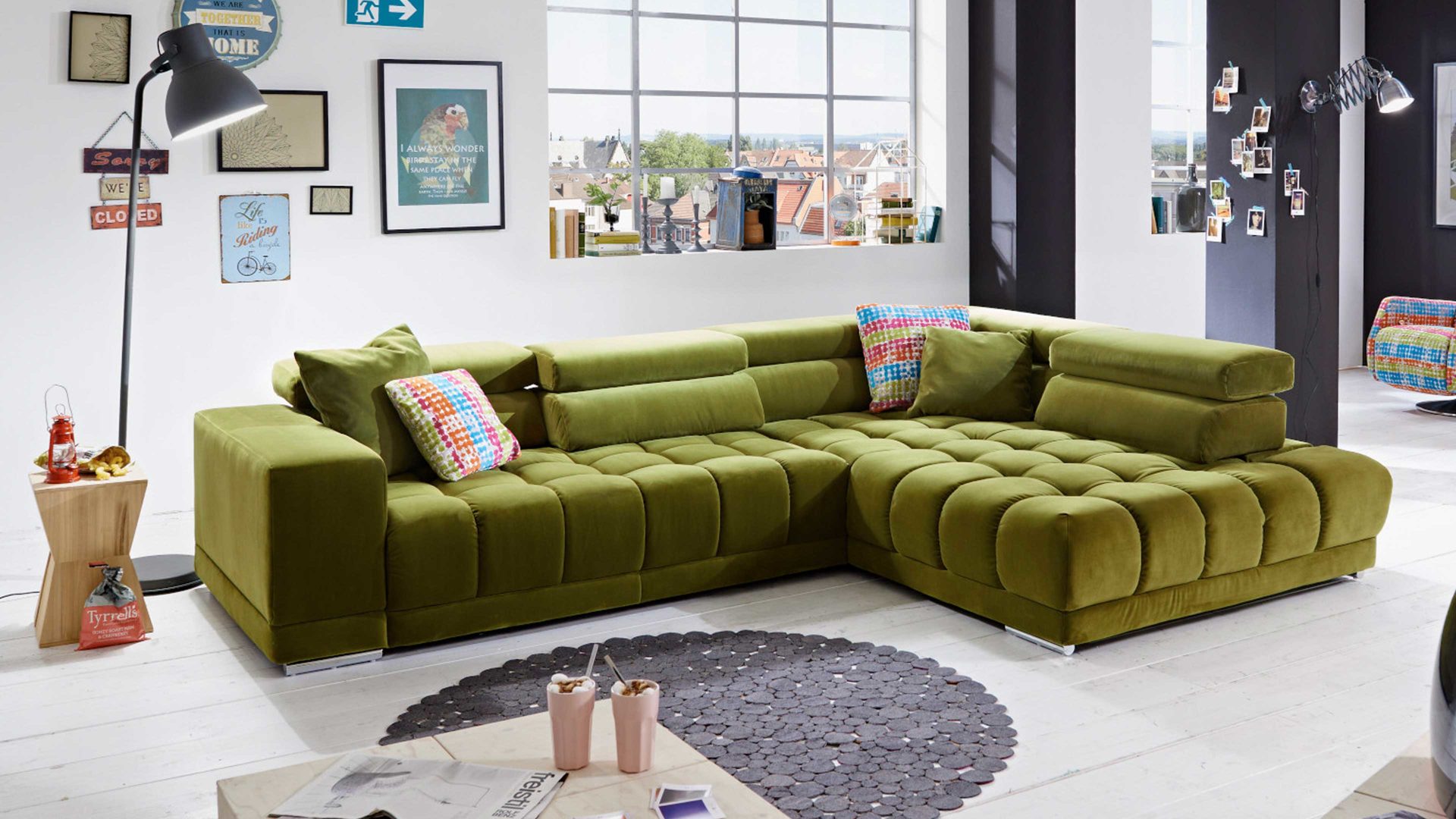 Ecksofa KAWOO aus Stoff in Hellgrün KAWOO Polster Serie VS-MP1038 - Ecksofa bzw. Polstermöbel moosgrüne Wirkware Salsa & silberfarbene Füße - Stellfläche ca. 323 x 222 cm