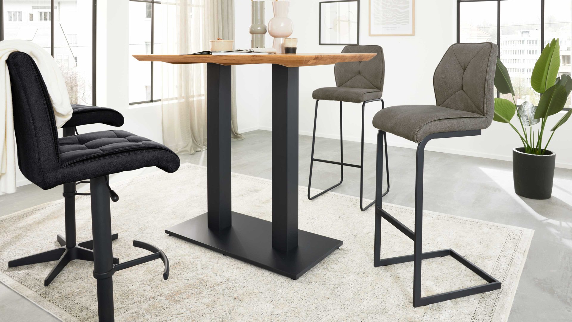 Bartisch Interliving aus Holz in Holzfarben Interliving Esszimmer Serie 5104 – Tresentisch helle Wildeiche & schwarzes Metall - ca. 120 x 70 cm