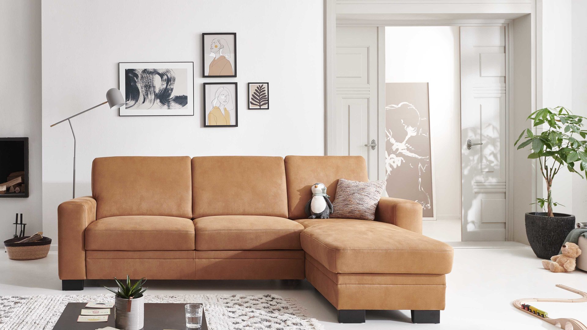 Ecksofa modulmaster aus Stoff in Orange Modulmaster MM-ZE1001 - Ecksofa zimtfarbene Mikrofaser Deluxe & schwarze Metallfüße - Stellfläche ca. 276 x 163 cm