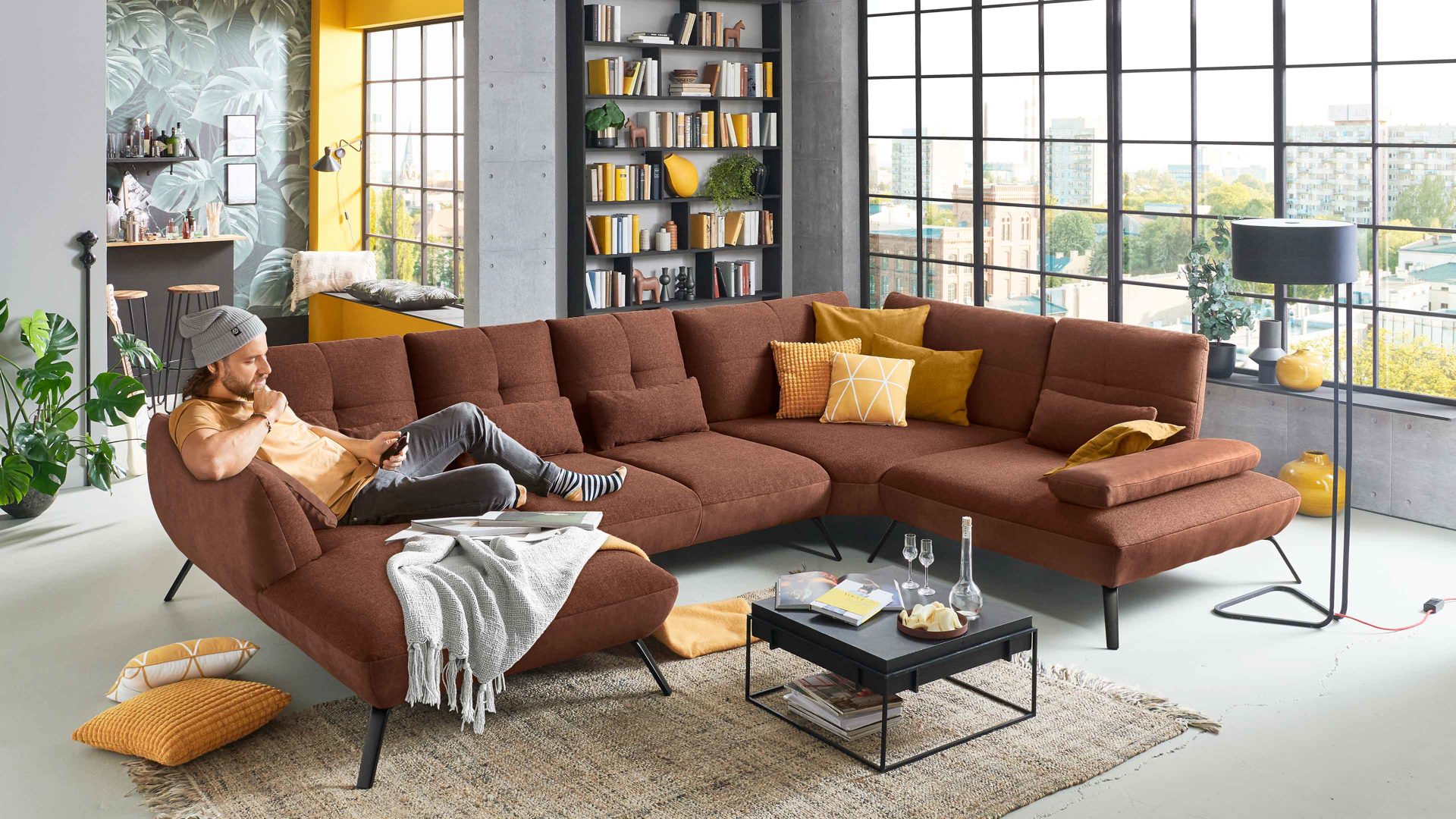 Ecksofa KAWOO aus Stoff in Orange KAWOO Polsterprogramm Dover XC - Wohnlandschaft kupferfarbene Bezüge Amsterdam & Miranda - Stellfläche ca. 372 x 250 cm