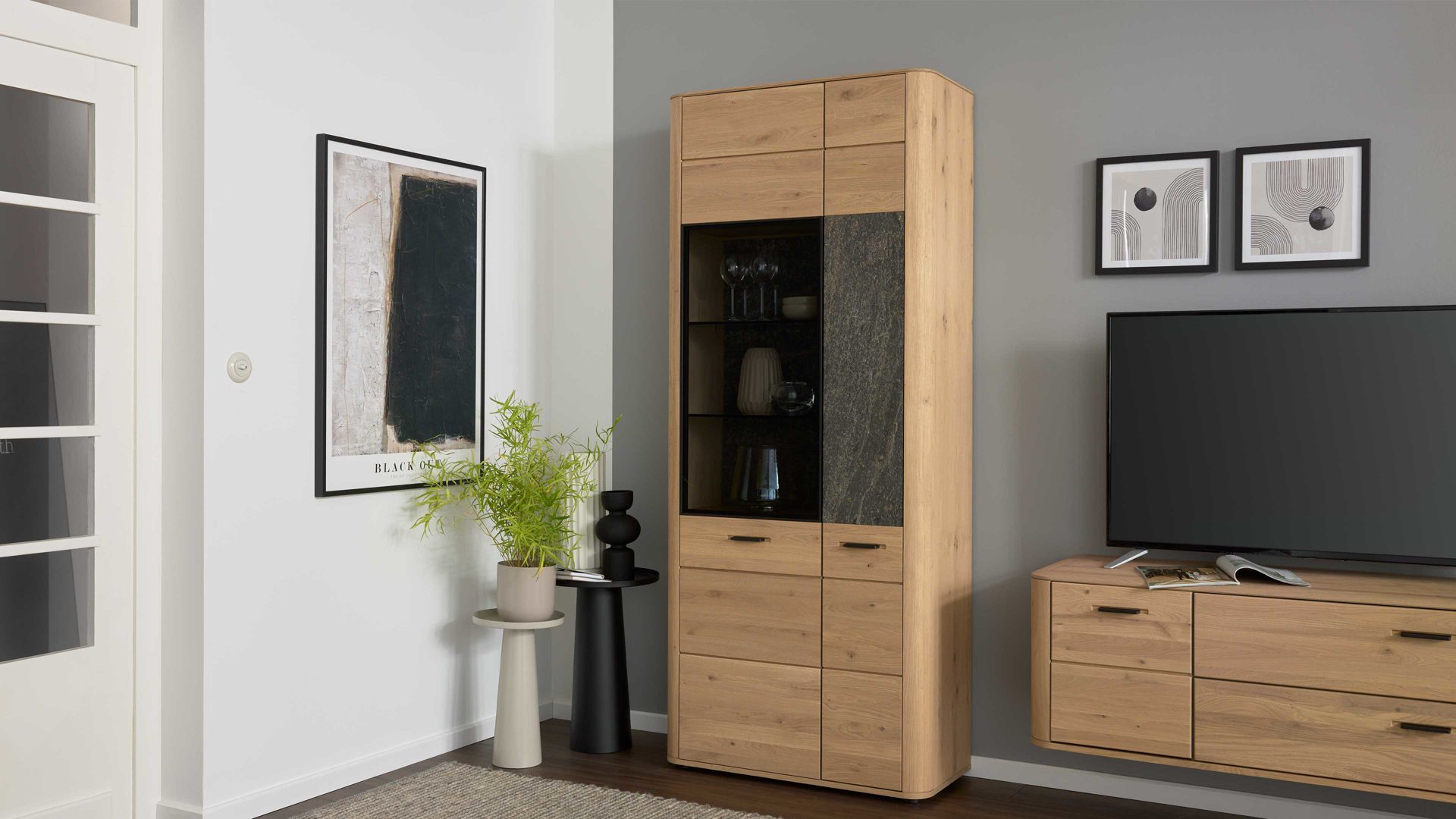 Vitrine Interliving aus Holz in Holzfarben Interliving Wohnzimmer Serie 2029 - Kombivitrine 03 Wildeiche & Granit-Steinoptik - zwei Türen, Breite ca. 85 cm