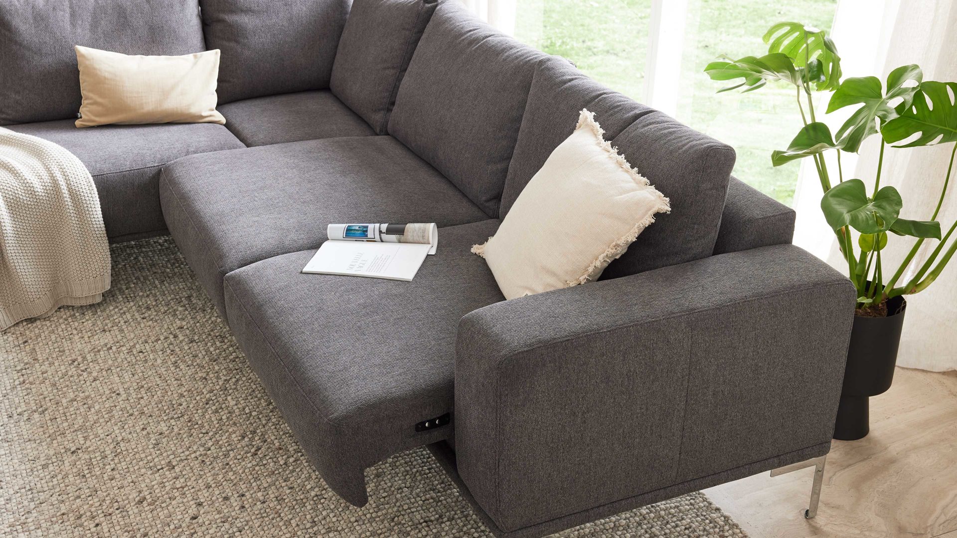 Funktion Interliving aus Metall in Transparent Interliving Sofa Serie 4255 – Sitzvorzug motorische Funktion