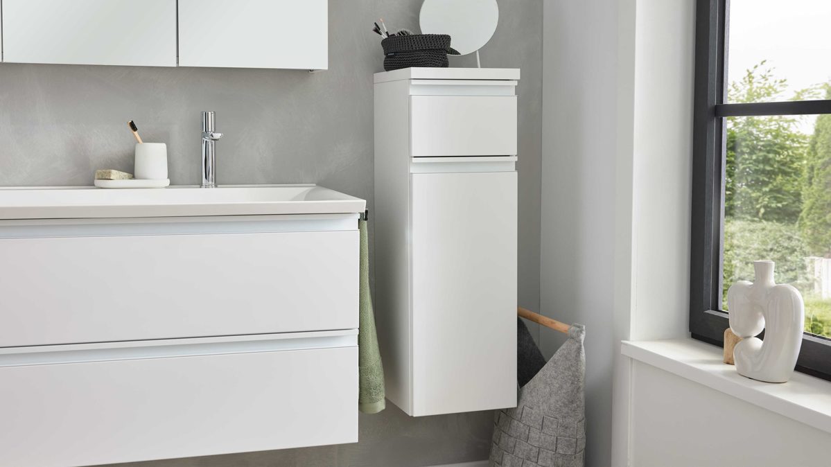 Hängeschrank Interliving aus Holz in Weiß Interliving Bad Serie 3702 - Highboard 7793 mit Ablageboden Edelweiß - eine Schublade, eine Tür, Breite ca. 30 cm