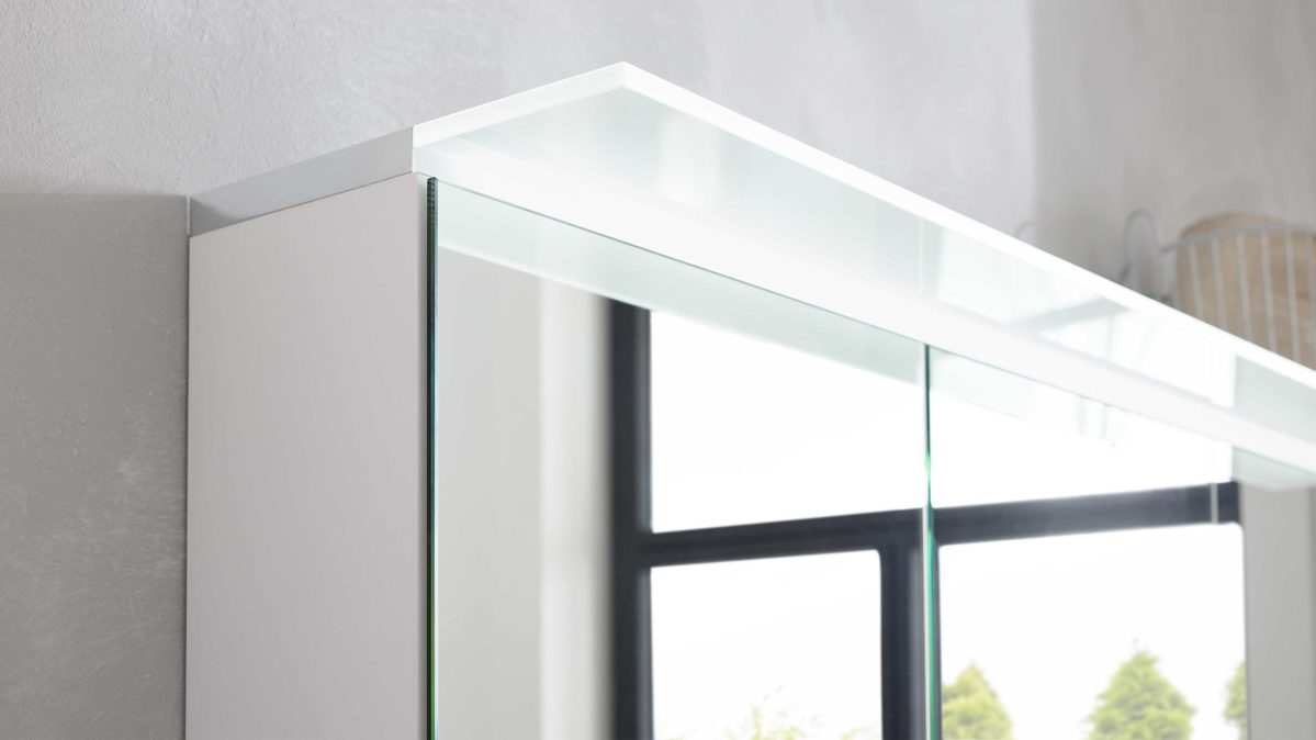 Aufbauleuchte Interliving aus Metall in Weiß Interliving Bad Serie 3702 - Flächenampe 7793 Mattweiß - Länge ca. 120 cm