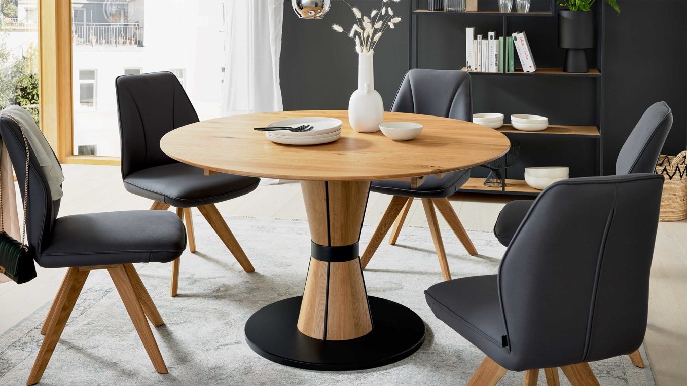 Auszugtisch Interliving aus Holz in Holzfarben Interliving Esszimmer Serie 5102 – Auszugtisch Wildeiche - Durchmesser ca. 130 - 170 cm