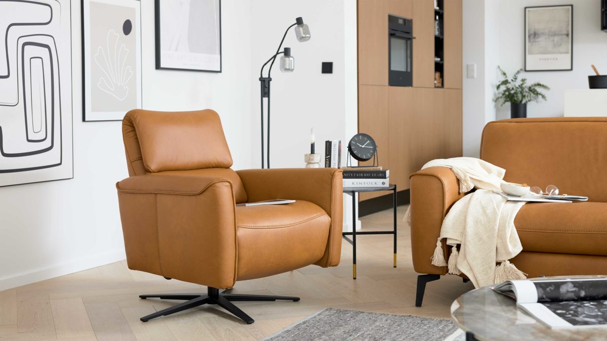 Relaxsessel Interliving aus Leder in Hellbraun Interliving Sessel Serie 4544 - Relaxsessel sattelfarbenes LongLife-Leder Cloudy