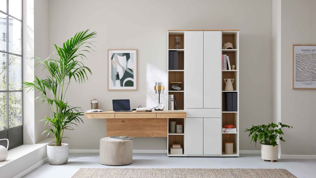 Wohnwand Interliving aus Holz in Weiß Interliving Wohnzimmer Serie 2031 - Homeoffice-Kombination Tonweiß & Risseiche - Länge ca. 255 cm