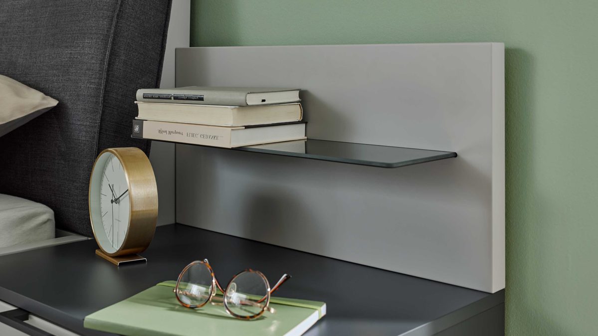 Paneel Interliving aus Holz in Hellgrau Interliving Schlafzimmer Serie 1207 – Paneel links, Breite ca. 46 cm - Satingrau