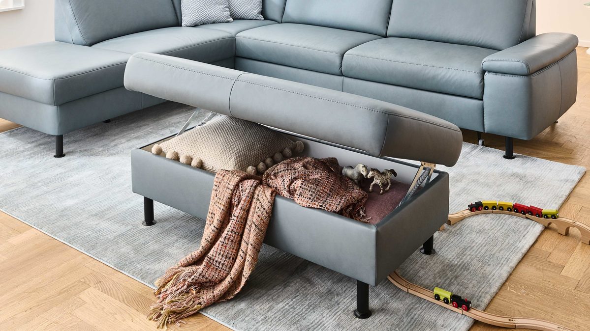 Funktionshocker modulmaster aus Leder in Hellblau Modulmaster MM-PN1129 - XXL-Funktionshocker stahlfarbenes Leder Vivre & schwarze Metallfüße - ca. 132 x 68 cm
