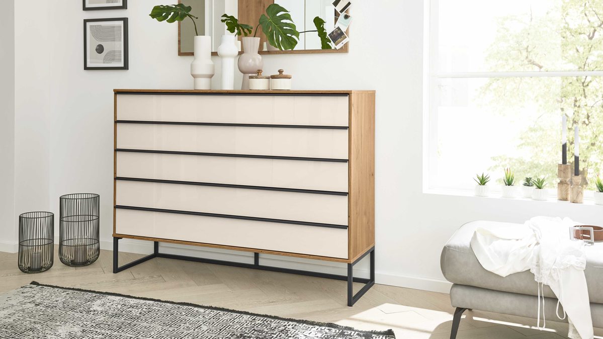 Schubladenkommode Interliving aus Holz in Weiß Interliving Kleiderschrank Serie 1205 – Schubladenkommode Weiß & Eiche Bianco – fünf Schubladen, Breite ca. 80 cm