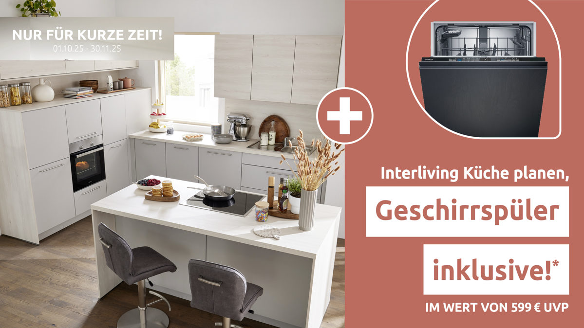 Einbauküche Interliving aus Holz in Hellgrau Interliving Küche Serie 3077 mit Constructa-Einbaugeräten Platingrau & Kiruna Birke - dreizeilig