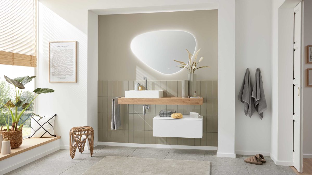 Badmöbel-Set Interliving aus Holz in Holzfarben Interliving Bad Serie 7490 – Badmöbel-Set mit Spiegel Eiche Sierra