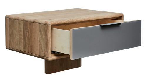 Bettgestell Interliving aus Holz in Grau Interliving Schlafzimmer Serie 1015 – Bettgestell mit Hängekonsolen sienafarbener Bezug Kano 9811,  Wildeiche – Liegefläche ca. 180 x 200 cm