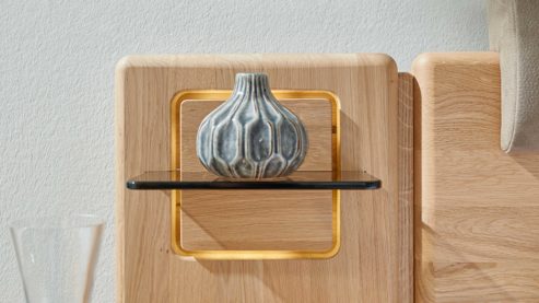 Bettgestell Interliving aus Holz in Grau Interliving Schlafzimmer Serie 1015 – Bettgestell mit Hängekonsolen sienafarbener Bezug Kano 9811,  Wildeiche – Liegefläche ca. 180 x 200 cm