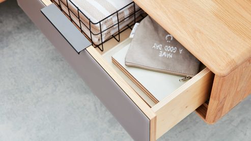 Bettgestell Interliving aus Holz in Grau Interliving Schlafzimmer Serie 1015 – Bettgestell mit Hängekonsolen sienafarbener Bezug Kano 9811,  Wildeiche – Liegefläche ca. 180 x 200 cm