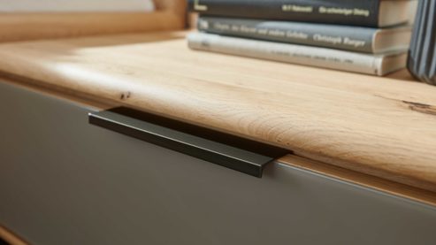 Bettgestell Interliving aus Holz in Grau Interliving Schlafzimmer Serie 1015 – Bettgestell mit Hängekonsolen sienafarbener Bezug Kano 9811,  Wildeiche – Liegefläche ca. 180 x 200 cm