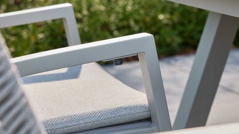 Gartenstuhl /-sessel Interliving aus Kunstfaser in Beige Interliving Gartenmöbel Serie 7011 - Positionsstuhl beiges Rope & TEXTILENE®, taupefarbenes  Aluminium