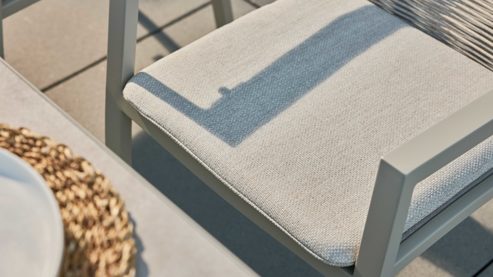 Gartenstuhl /-sessel Interliving aus Kunstfaser in Beige Interliving Gartenmöbel Serie 7011 - Positionsstuhl beiges Rope & TEXTILENE®, taupefarbenes  Aluminium