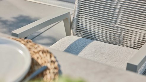 Gartenstuhl /-sessel Interliving aus Kunstfaser in Beige Interliving Gartenmöbel Serie 7011 - Positionsstuhl beiges Rope & TEXTILENE®, taupefarbenes  Aluminium