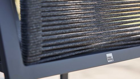 Tischgruppe Interliving aus Stein in Hellgrau Interliving Gartenmöbel Serie 7011 - Tischgruppe betonfarbener Sinterstein, rußfarbenes Sunbrella®, anthrazitfarbenes Aluminium & TEXTILENE®