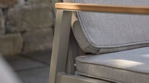 Gartenstuhl /-sessel Interliving aus Metall in Beige Interliving Gartenmöbel Serie 7014 - Gartenstuhl mit Relaxfunktion beiges TEXTILENE®, Teak & taupefarbenes Aluminium