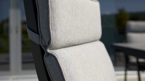 Gartenstuhl /-sessel Interliving aus Metall in Anthrazit Interliving Gartenmöbel Serie 7014 - Gartenstuhl mit Relaxfunktion anthrazitfarbenes TEXTILENE®, Aluminium & Teakholz