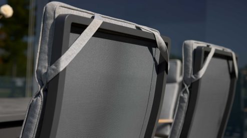 Gartenstuhl /-sessel Interliving aus Metall in Anthrazit Interliving Gartenmöbel Serie 7014 - Gartenstuhl mit Relaxfunktion anthrazitfarbenes TEXTILENE®, Aluminium & Teakholz