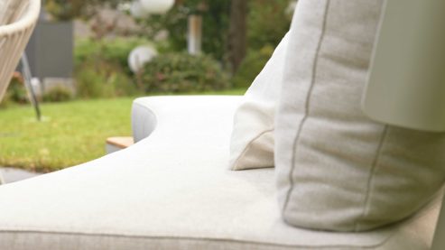 Gartenstuhl /-sessel Interliving aus Metall in Beige Interliving Gartenmöbel Serie 7015 - Loungesofa beiges Olefin, Teakholz & taupefarbenes  Aluminium