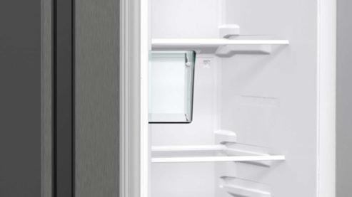 Einbauküche Interliving aus Holz in Weiß Interliving Küche Serie 3090 mit Side by Side Kühlschrank Magnolia – zweizeilig