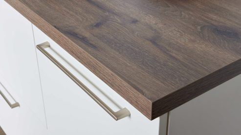 Einbauküche Interliving aus Holz in Weiß Interliving Küche Serie 3090 mit gorenje-Einbaugeräten Magnolia – zweizeilig