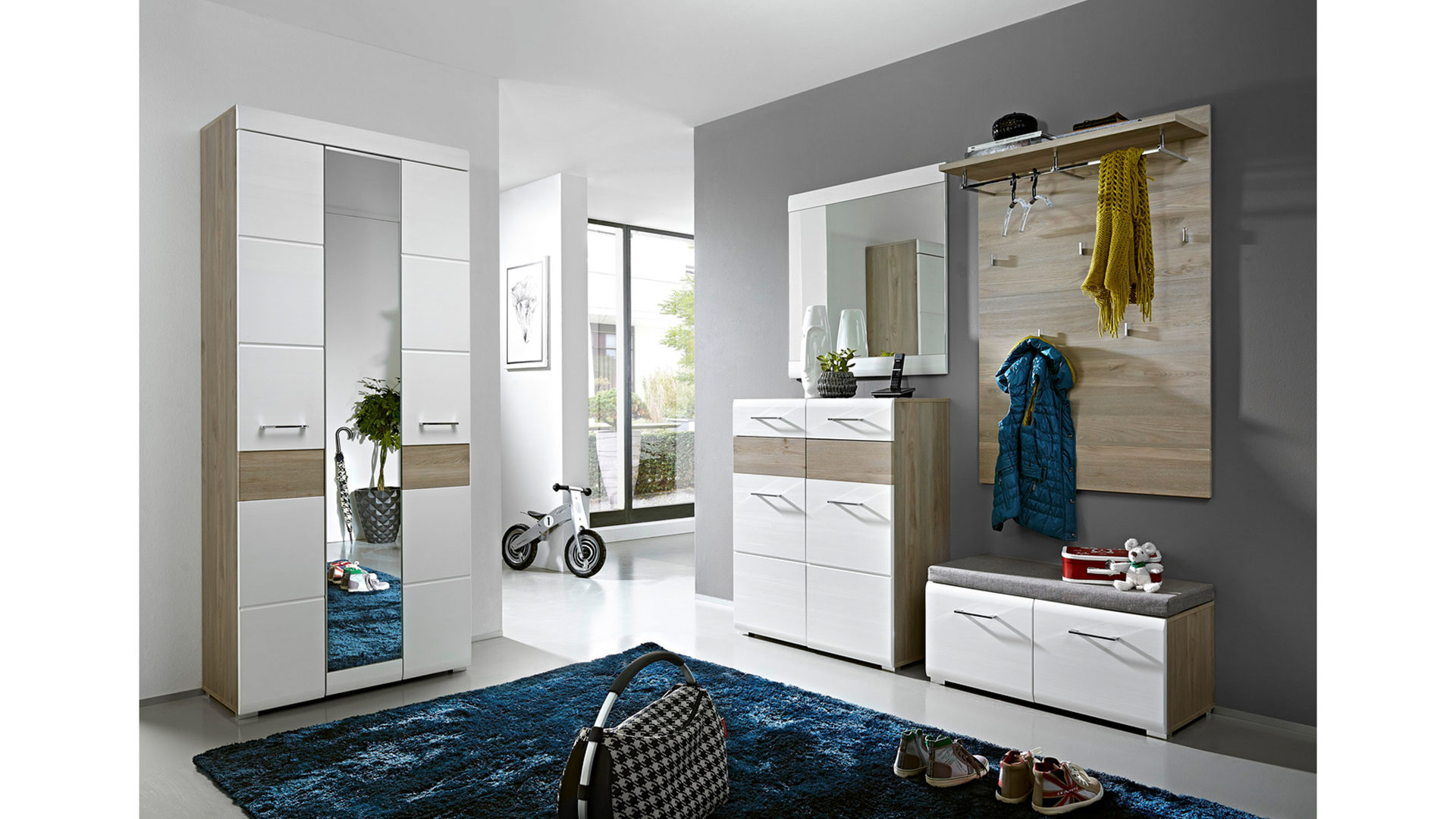 Garderobenschrank Innostyle aus Nachbildung in Weiß Garderobenschrank bzw. Dielenmöbel weiße & Silbereichefarbene Kunststoffoberflächen – drei Türen